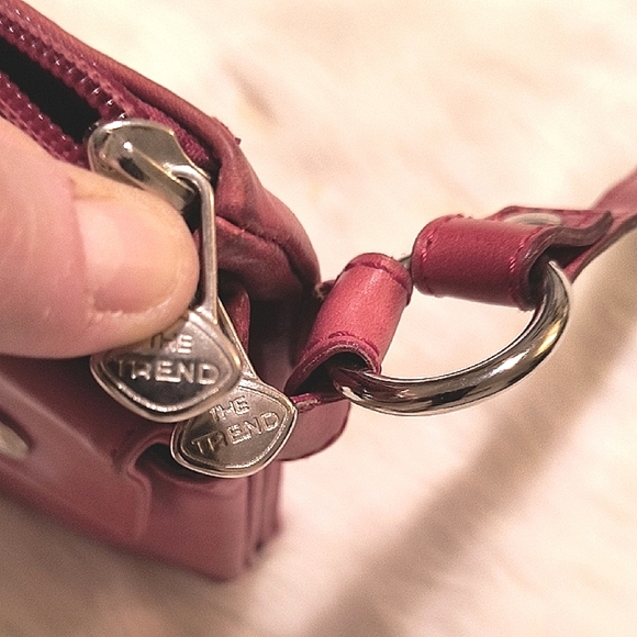 The Trend, Pink/rasberry Leather Crossbody Bag, Made in Italy. Great Condition. - Picture 4 of 5
